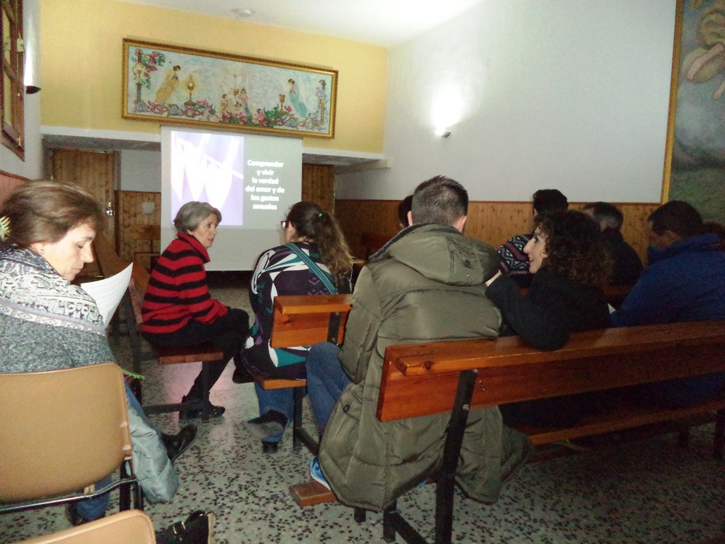 Formación en catequesis de padres de Primera Comunión